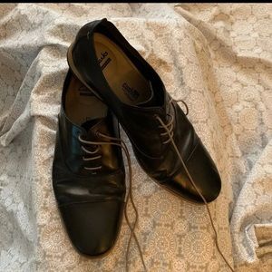 Men’s Clarks size 11